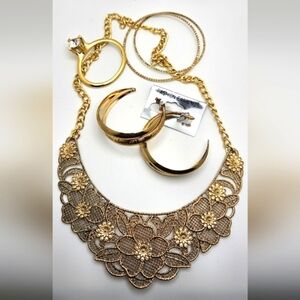 🟢3/$19🟢 Gold Jewelry Bundle Wear Resell Necklace Bracelets Earrings Brooch